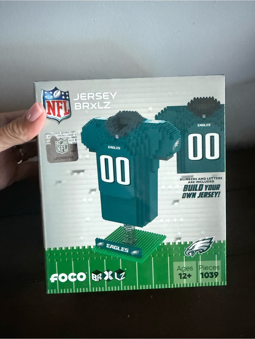 FOCO Philadelphia Eagles NFL BRXLZ Jersey 1,039 Pieces New